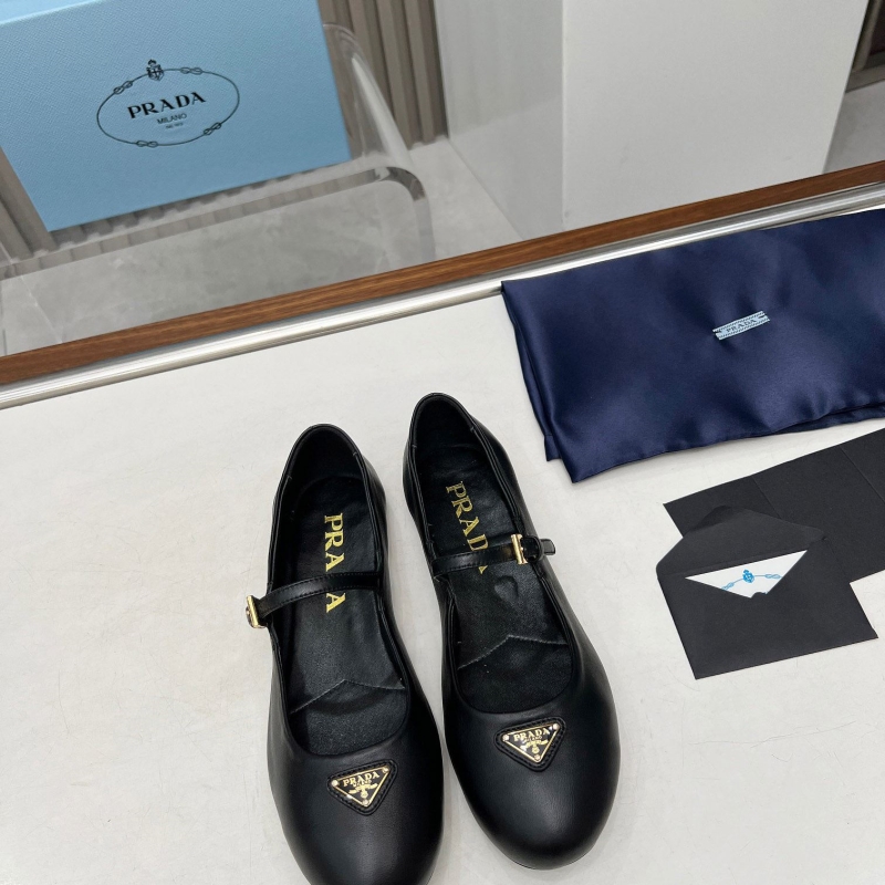 Pra*a flat shoes
